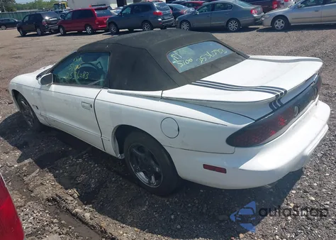 1999 Pontiac Firebird из США, поврежденный, VIN 2G2FS32K6X2209048